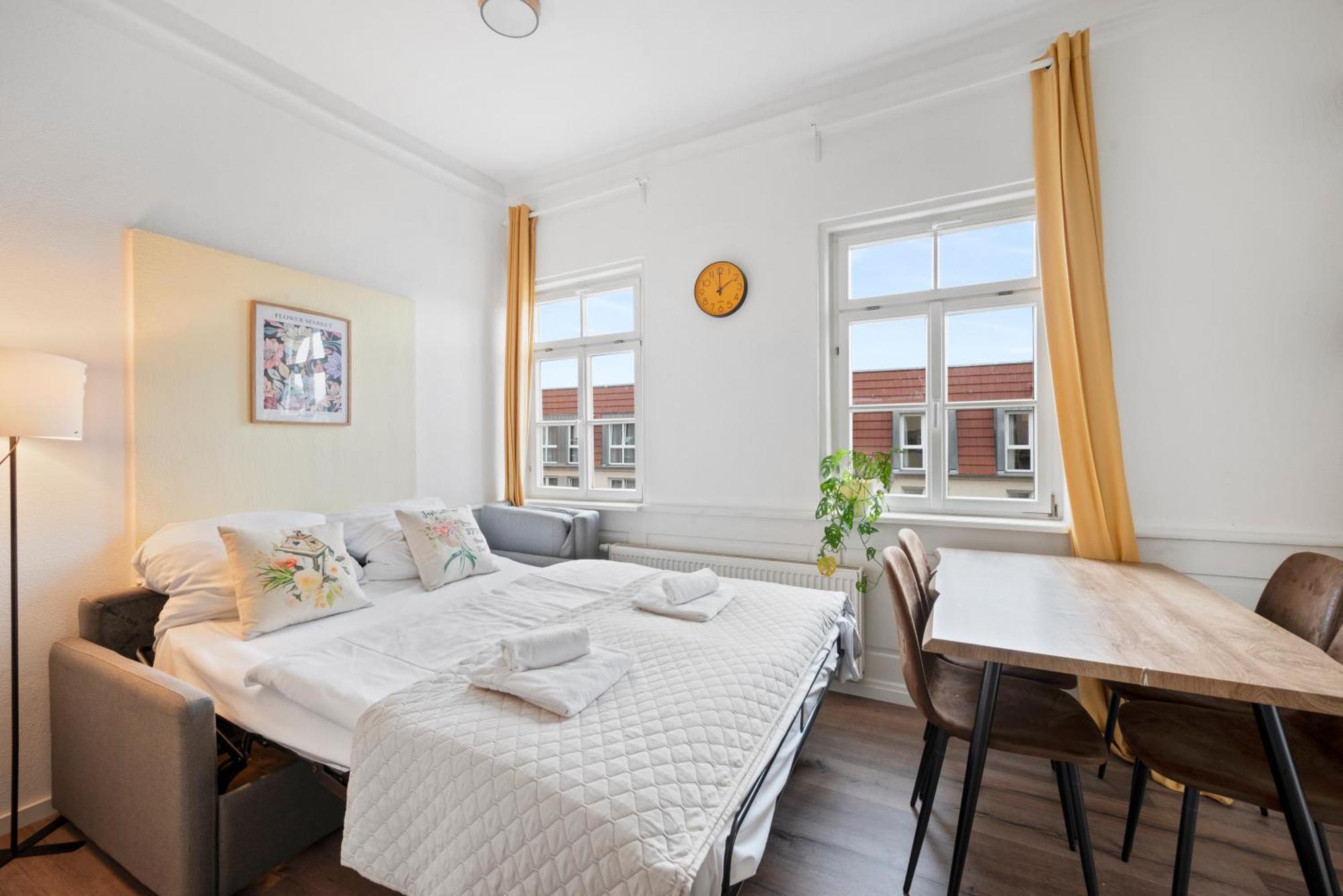Backhome - Business&Family - Fantastische Schlosslage, Smarttv, Waschtrockner, Netflix, 50Qm, 24H Checkin - Apartment 3 Ludwigsburg Esterno foto